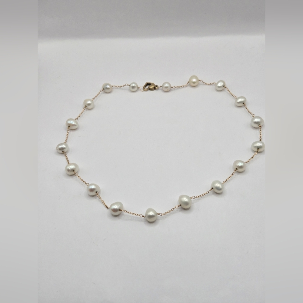 14k Yellow Gold Pearl Necklace Heart Shape Lock